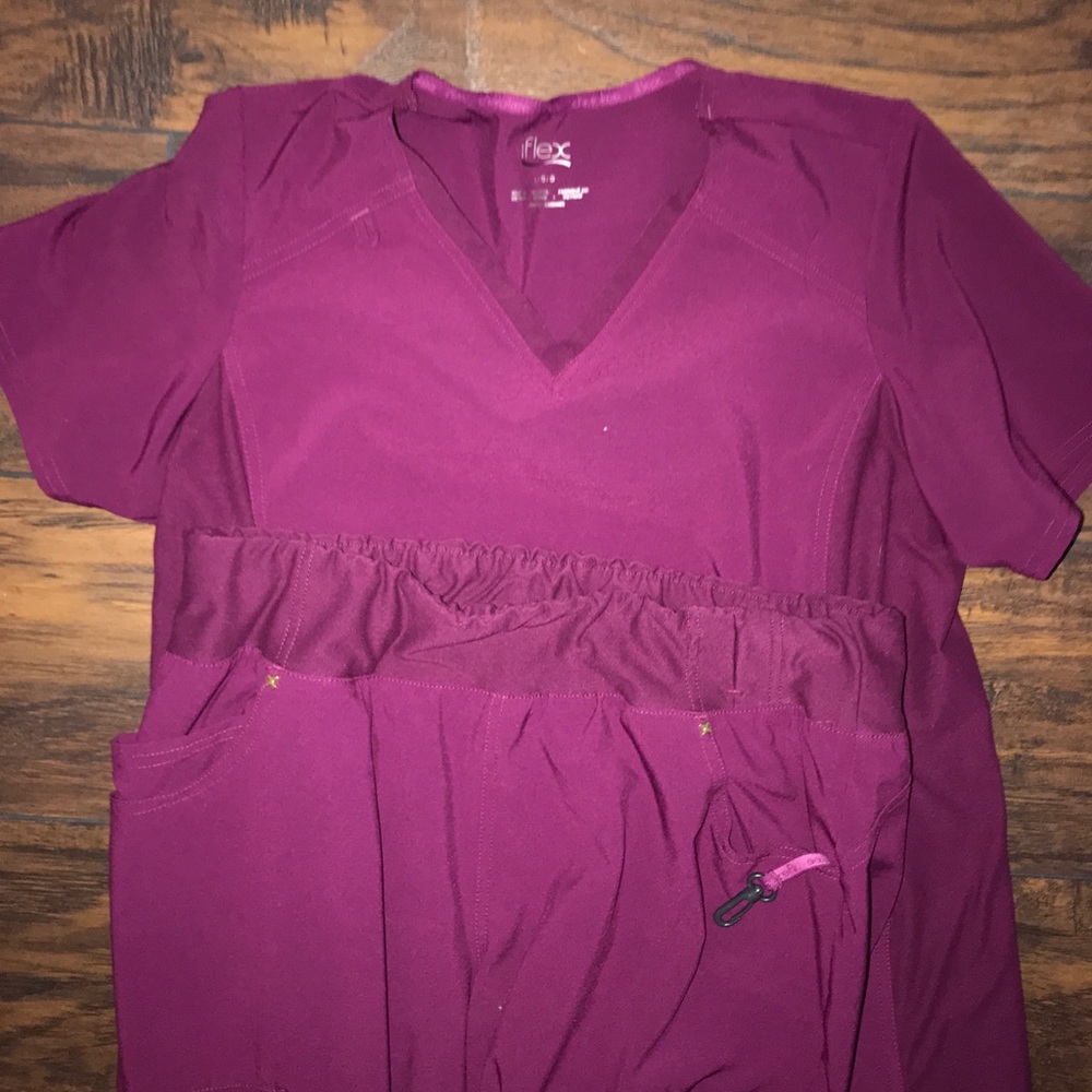 iFlex Cherokee Burgundy Scrubs